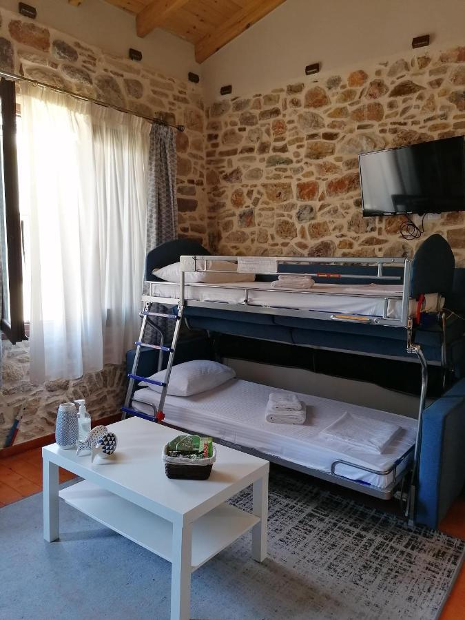 Castro Rooms Chios Bagian luar foto