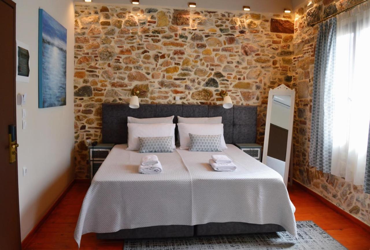 Castro Rooms Chios Bagian luar foto